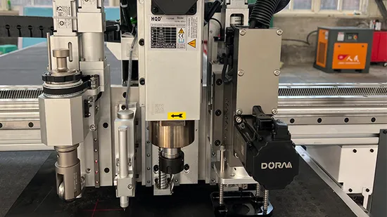 Máquina de corte de faca oscilante CNC alta 400W com rodas vincadas /Caneta de marca para poliuretano PU /Borracha/Piso de PVC /Espuma EVA/Caixa de carbono 1600*3000mm